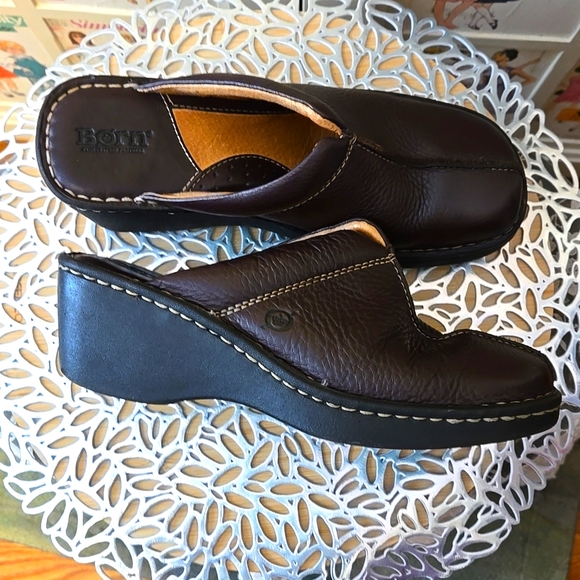 B.O.C. Born brown leathe clogs Sz 8 ⭐️ - Picture 8 of 9